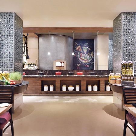 Courtyard By Marriott Chennai Hotell Exteriör bild