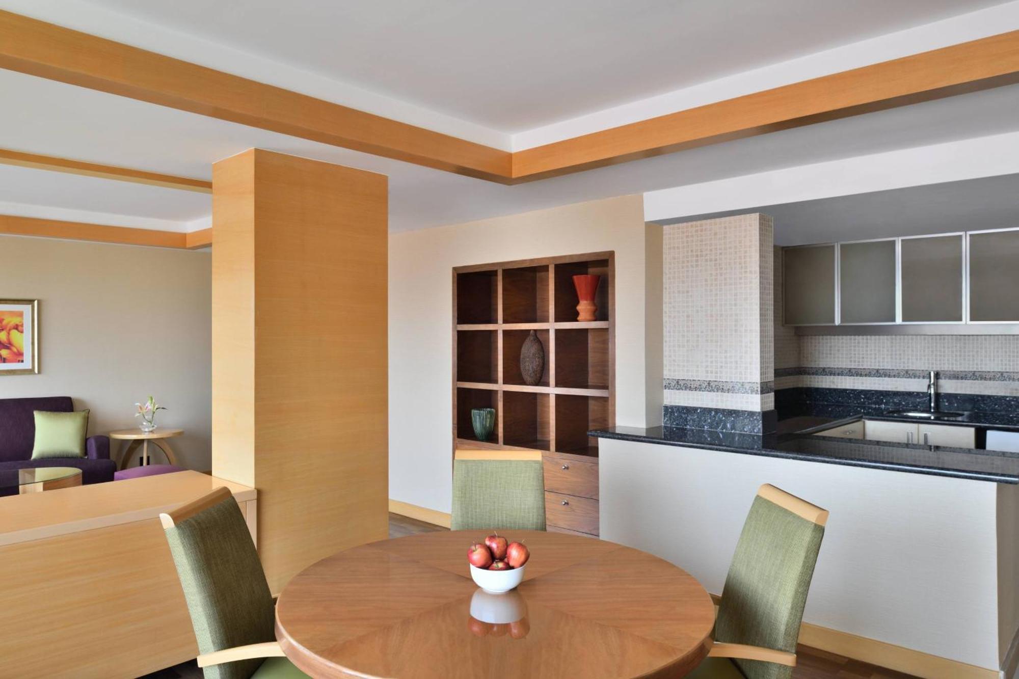 Courtyard By Marriott Chennai Hotell Exteriör bild