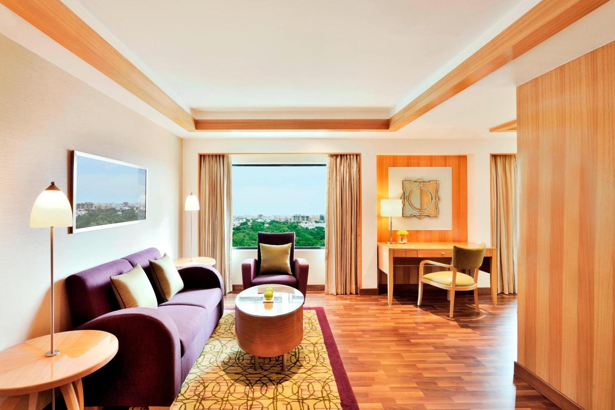 Courtyard By Marriott Chennai Hotell Exteriör bild